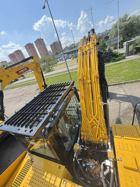 Гусеничный экскаватор TTZ215EXD